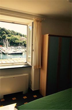 Hotel Ristorante Crescenzo a Procida. Procida. Marina Chiaiolella.
