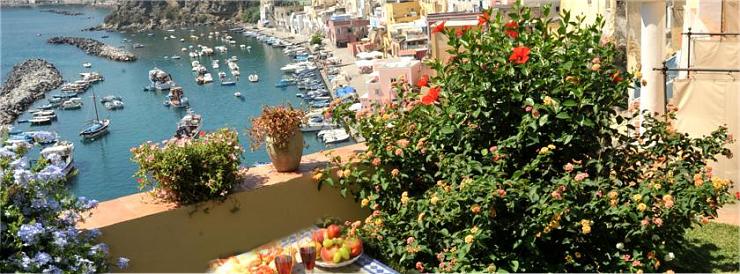 Hotel LA CASA SUL MARE.Procida.