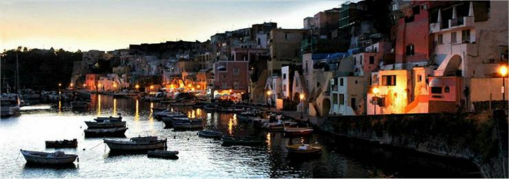 Hotel La Corricella a Procida. Procida. Marina Corricella.