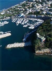 Procida. Procida Yachting Club. Chiaiolella.