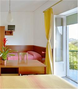 Hotel Riviera a Procida. Procida. Marina Chiaiolella.